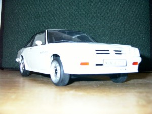 Opel Manta 1:18 weiss